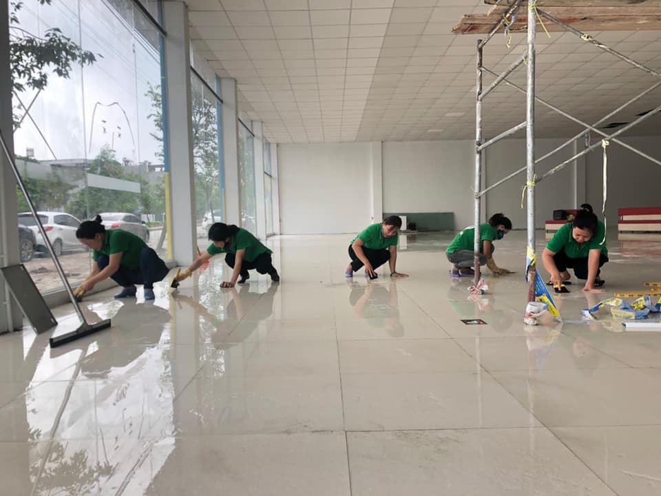 Các bước lau sạch sàn nhà đơn giản mà hiệu quả