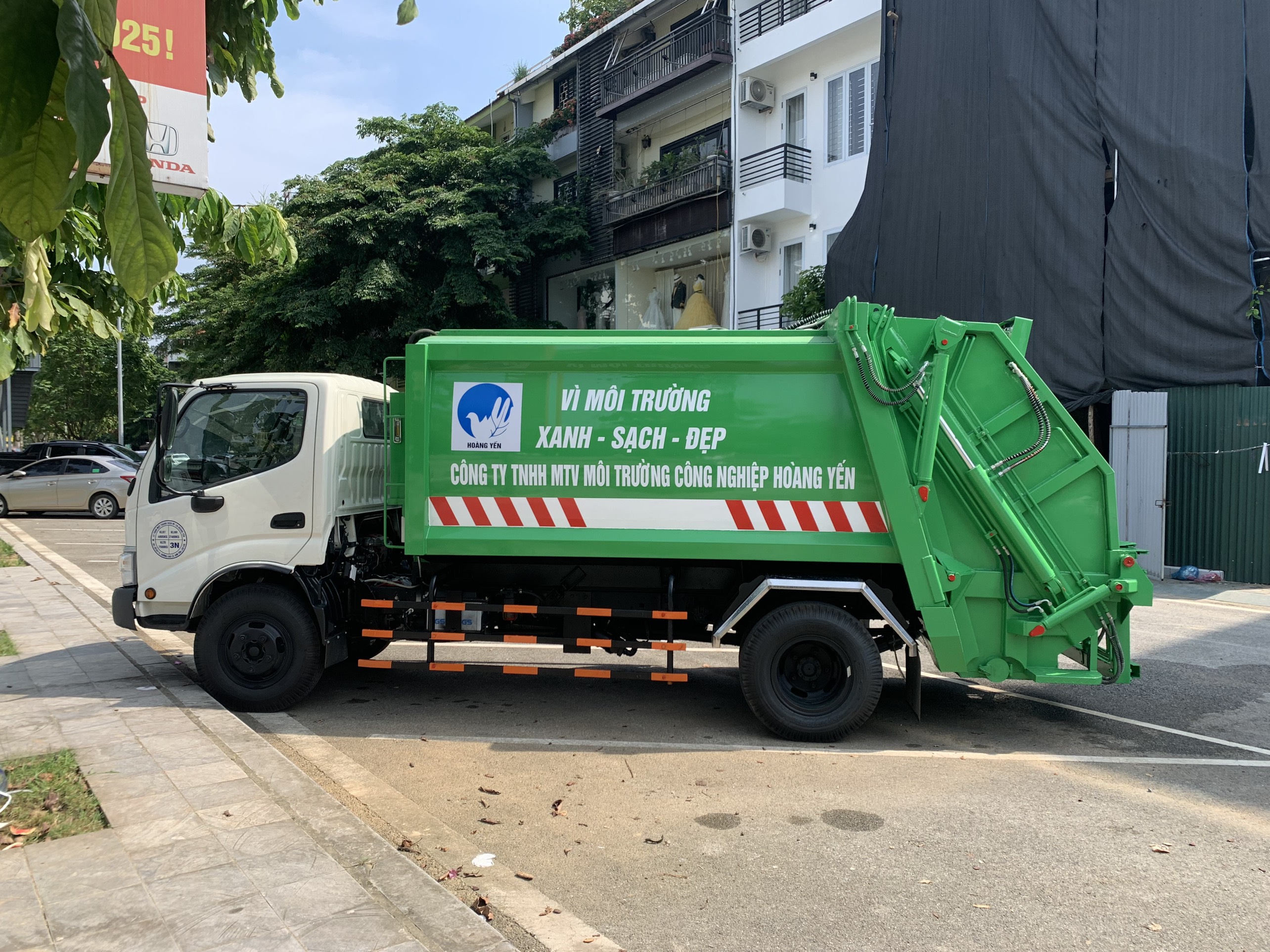 xe rác hoàng yến